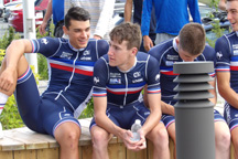 Des cyclistes franais participant au Tour de l'Abitibi