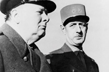 Charles de Gaulle surveillant de près Winston Churchil Charles de Gaulle surveillant de près Winston Churchil